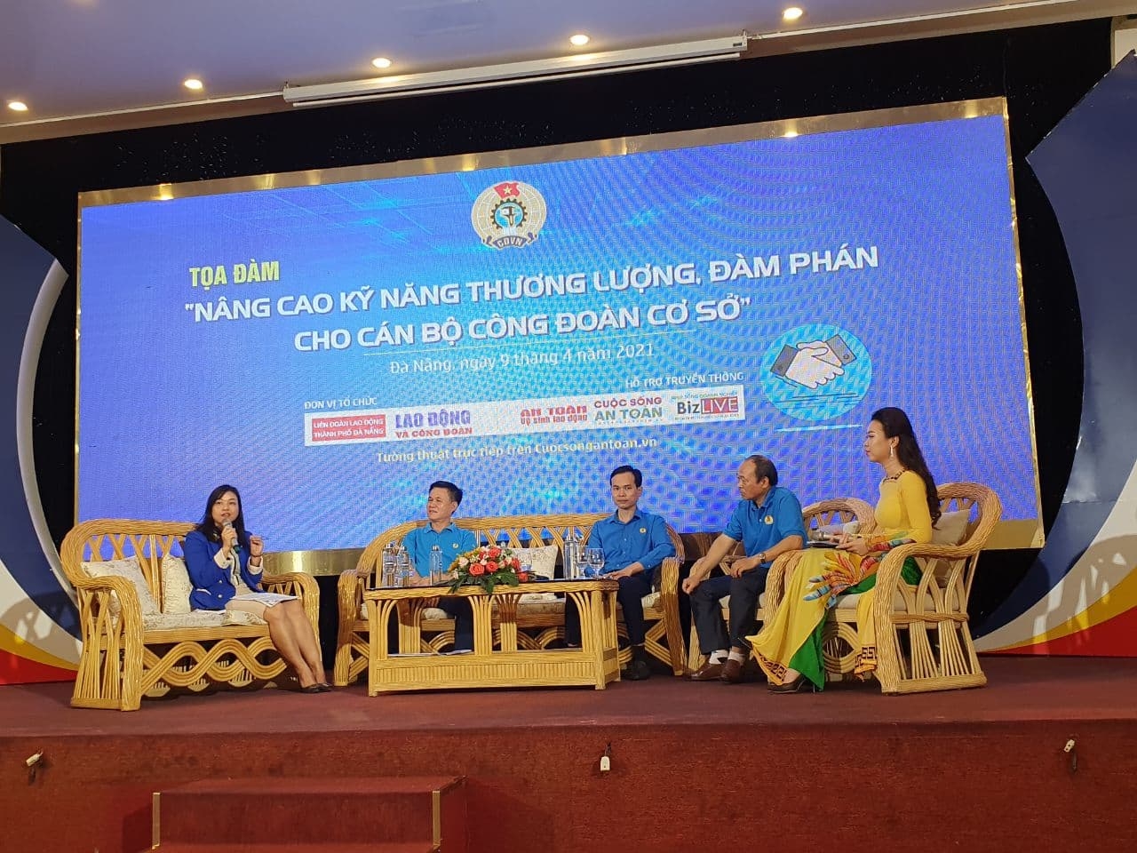 Tọa đàm "Nâng cao kỹ năng thương lượng, đàm phán cho cán bộ công đoàn cơ sở"