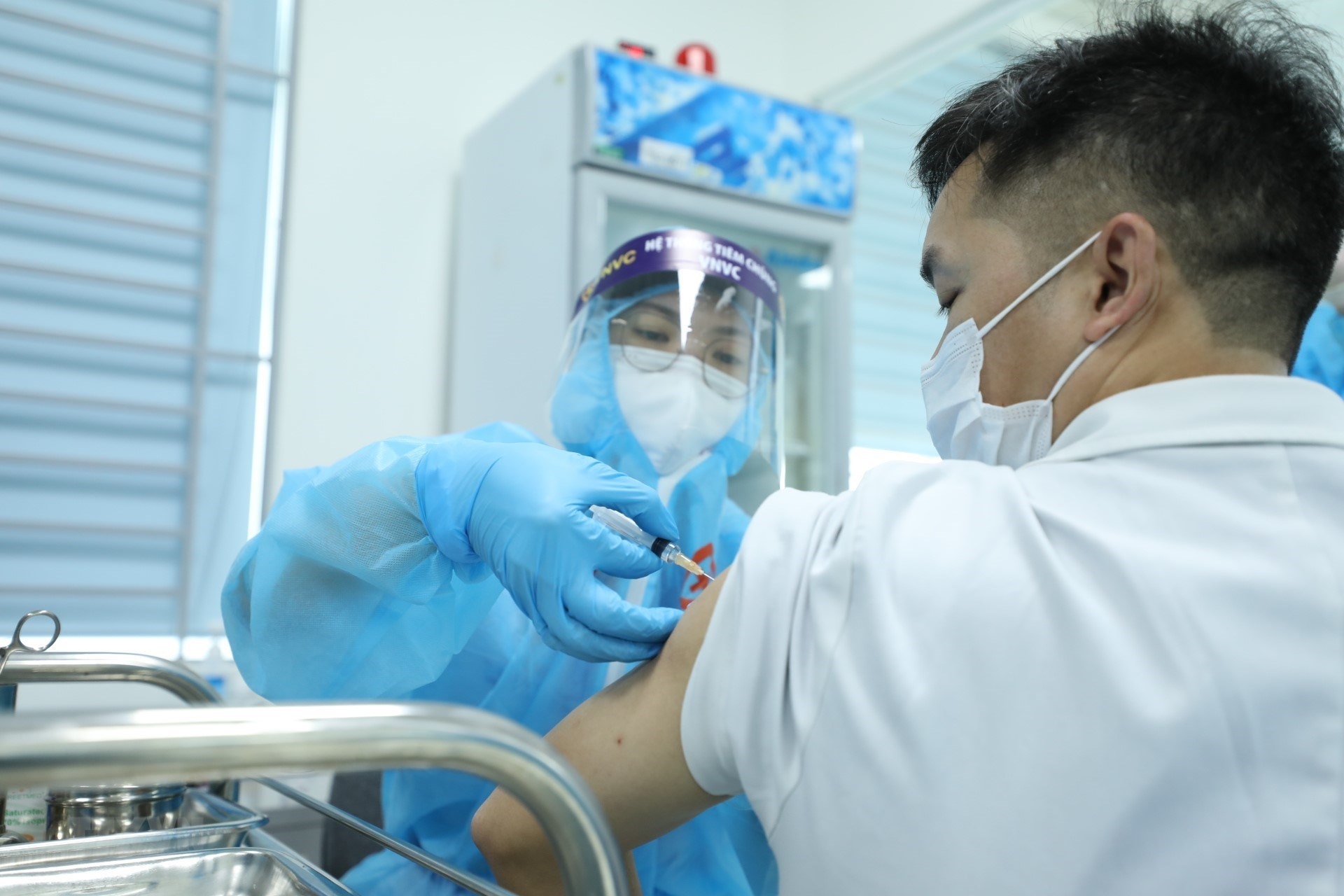 Bộ GTVT kiến nghị ưu tiên tiêm vaccine Covid-19 cho thuyền viên Bộ GTVT kiến nghị ưu tiên tiêm vaccine Covid-19 cho thuyền viên