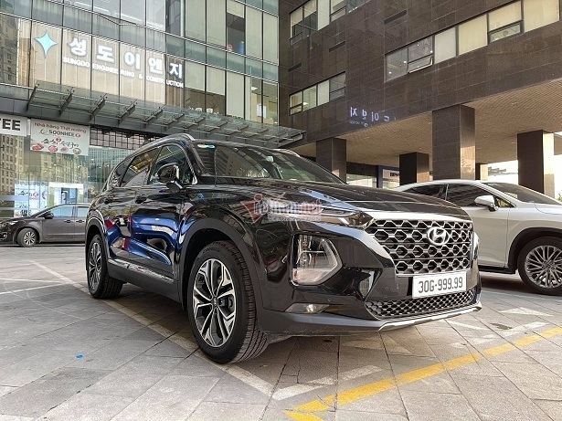 Hyundai SantaFe tăng giá lên gần 4 tỷ nhờ trúng biển Hyundai SantaFe tăng giá lên gần 4 tỷ nhờ trúng biển