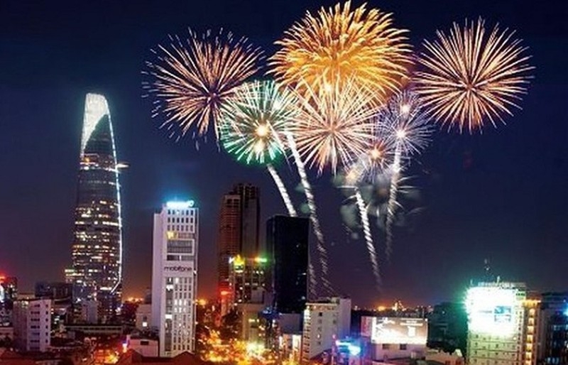 Khi Chủ tịch Phong dừng bắn pháo hoa