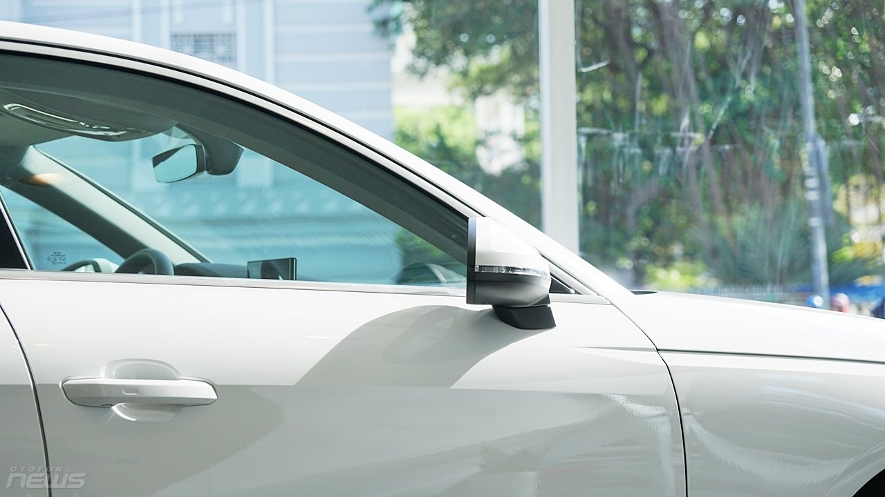 Cận cảnh Audi A4 2020 phiên bản dẫn động cầu trước can canh audi a4 2020 phien ban dan dong cau truoc