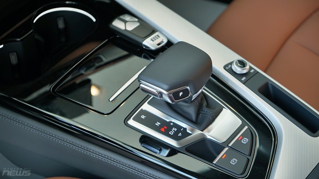 Cận cảnh Audi A4 2020 phiên bản dẫn động cầu trước can canh audi a4 2020 phien ban dan dong cau truoc