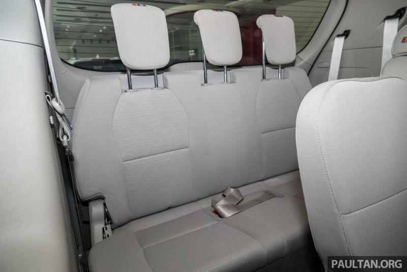 Cận cảnh Kia Sedona 11 chỗ ngồi giá 964 triệu đồng can canh kia sedona 11 cho ngoi gia 964 trieu dong