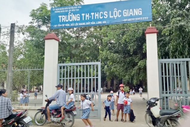 Đánh cô giữa trường, hạ gục ai?