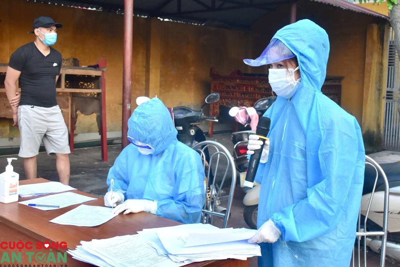 Xét nghiệm Covid-19 cho tất cả đối tượng đến Bệnh viện Bệnh Nhiệt đới Trung ương Xét nghiệm Covid-19 cho tất cả đối tượng đến Bệnh viện Bệnh Nhiệt đới Trung ương
