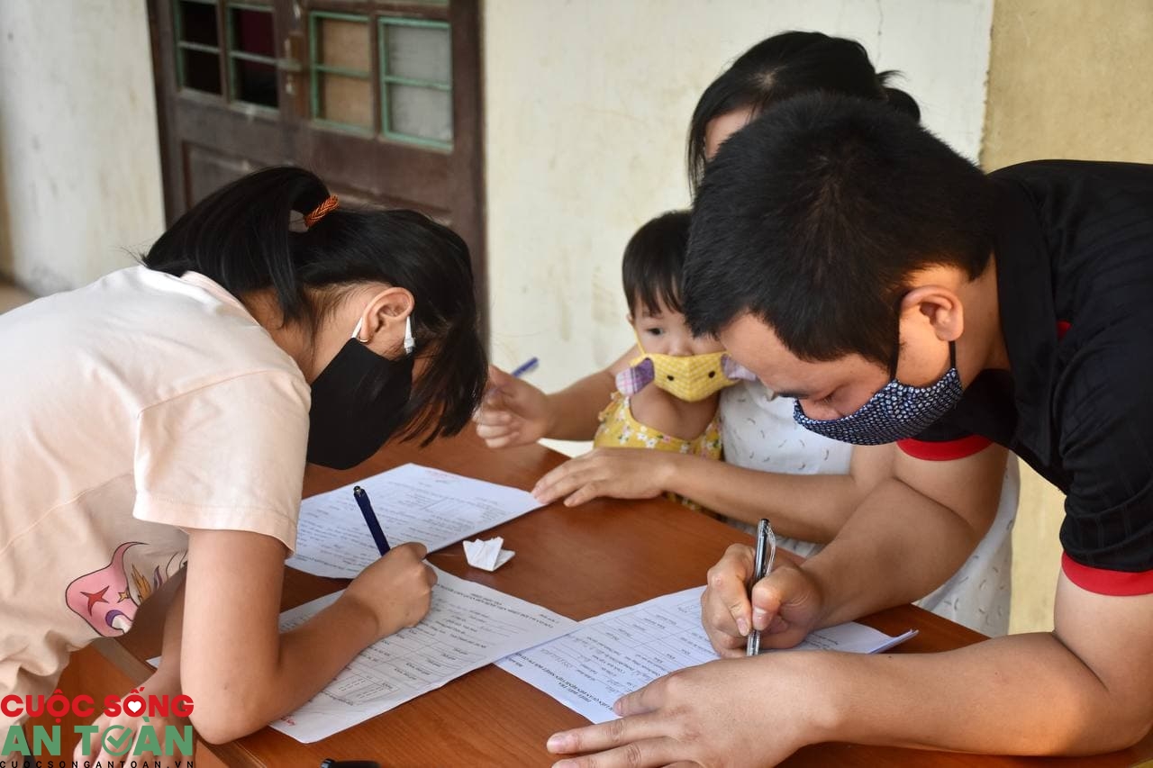 Xét nghiệm Covid-19 cho tất cả đối tượng đến Bệnh viện Bệnh Nhiệt đới Trung ương Xét nghiệm Covid-19 cho tất cả đối tượng đến Bệnh viện Bệnh Nhiệt đới Trung ương