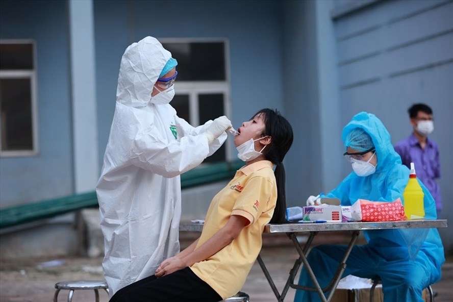 Phát hiện nhiều ca lây nhiễm trong cộng đồng, Hà Nội có nên giãn cách xã hội? Phát hiện nhiều ca lây nhiễm trong cộng đồng, Hà Nội có nên giãn cách xã hội?