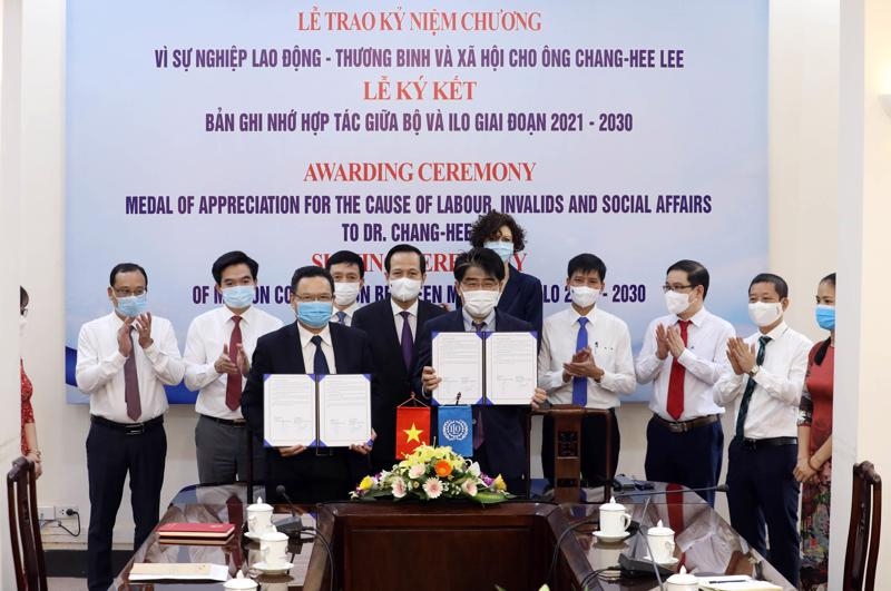 Thúc đẩy các tiêu chuẩn về lao động quốc tế tại Việt Nam Thúc đẩy các tiêu chuẩn về lao động quốc tế tại Việt Nam