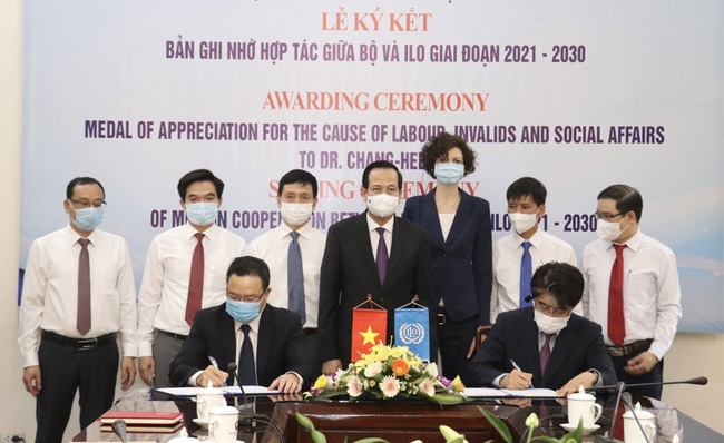 Thúc đẩy các tiêu chuẩn về lao động quốc tế tại Việt Nam Thúc đẩy các tiêu chuẩn về lao động quốc tế tại Việt Nam