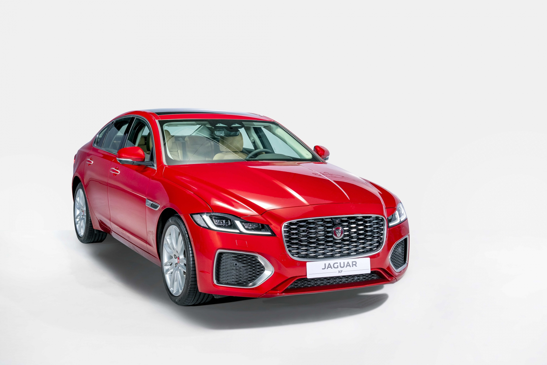 Jaguar Việt Nam ra mắt bộ đôi xe sang mới Jaguar Việt Nam ra mắt bộ đôi xe sang mới