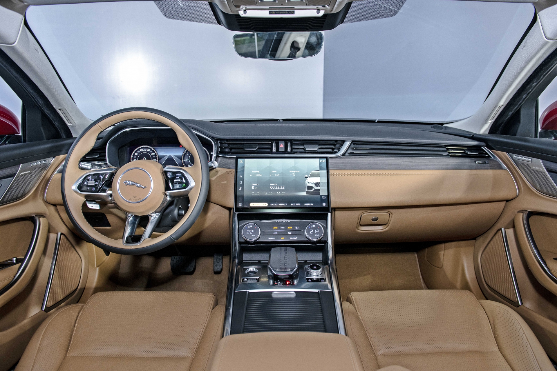Jaguar Việt Nam ra mắt bộ đôi xe sang mới Jaguar Việt Nam ra mắt bộ đôi xe sang mới