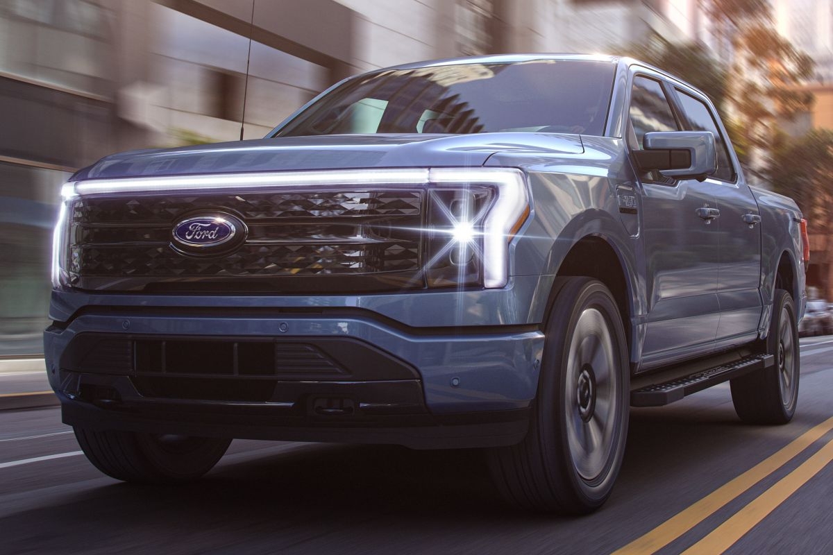 Ford đang sản xuất một loạt xe chạy hoàn toàn bằng điện Ford đang sản xuất một loạt xe chạy hoàn toàn bằng điện