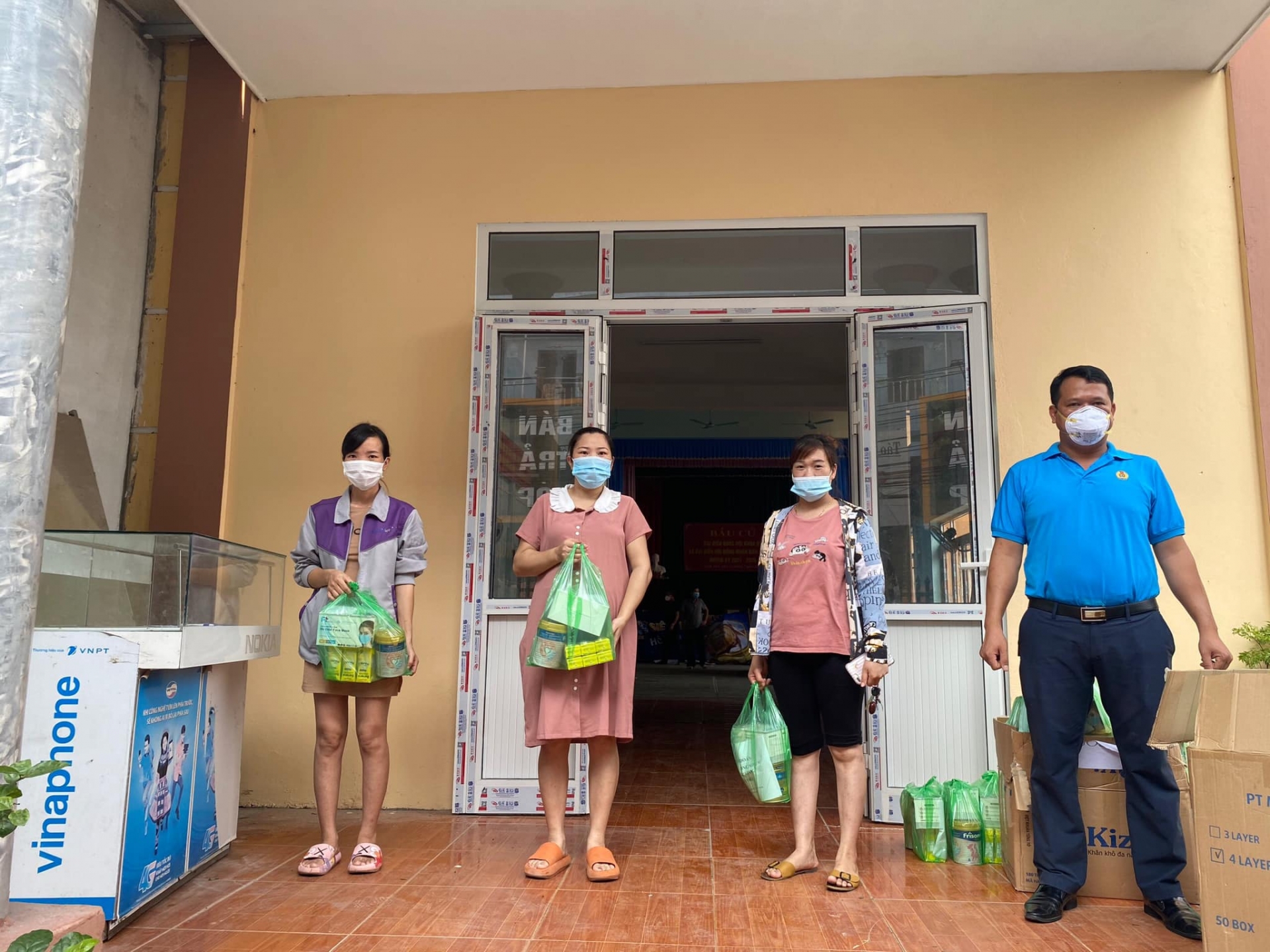 Nữ công nhân mang thai ở “tâm dịch” Bắc Giang: “Chồng tôi lại lỡ hẹn vào nhà máy” Nữ công nhân mang thai ở “tâm dịch” Bắc Giang: “Chồng tôi lại lỡ hẹn vào nhà máy”