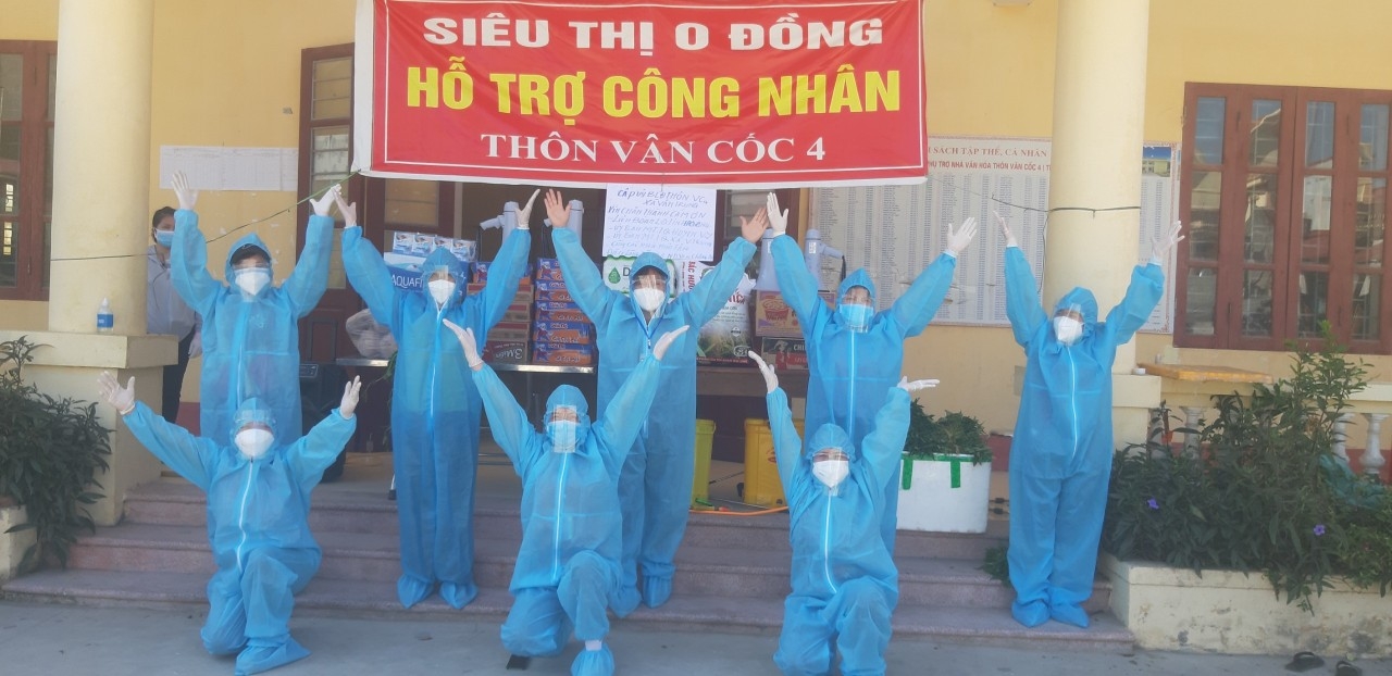 Điệu nhảy cổ vũ ở tâm dịch Bắc Giang của những người vận hành “Siêu thị 0 đồng”