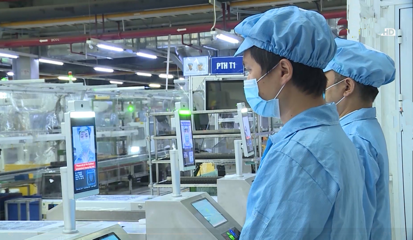 Hơn 24.000 công nhân đủ điều kiện trở lại làm việc, tiếp tục tiêm vắc xin cho NLĐ Hơn 24.000 công nhân đủ điều kiện trở lại làm việc, tiếp tục tiêm vắc xin cho NLĐ