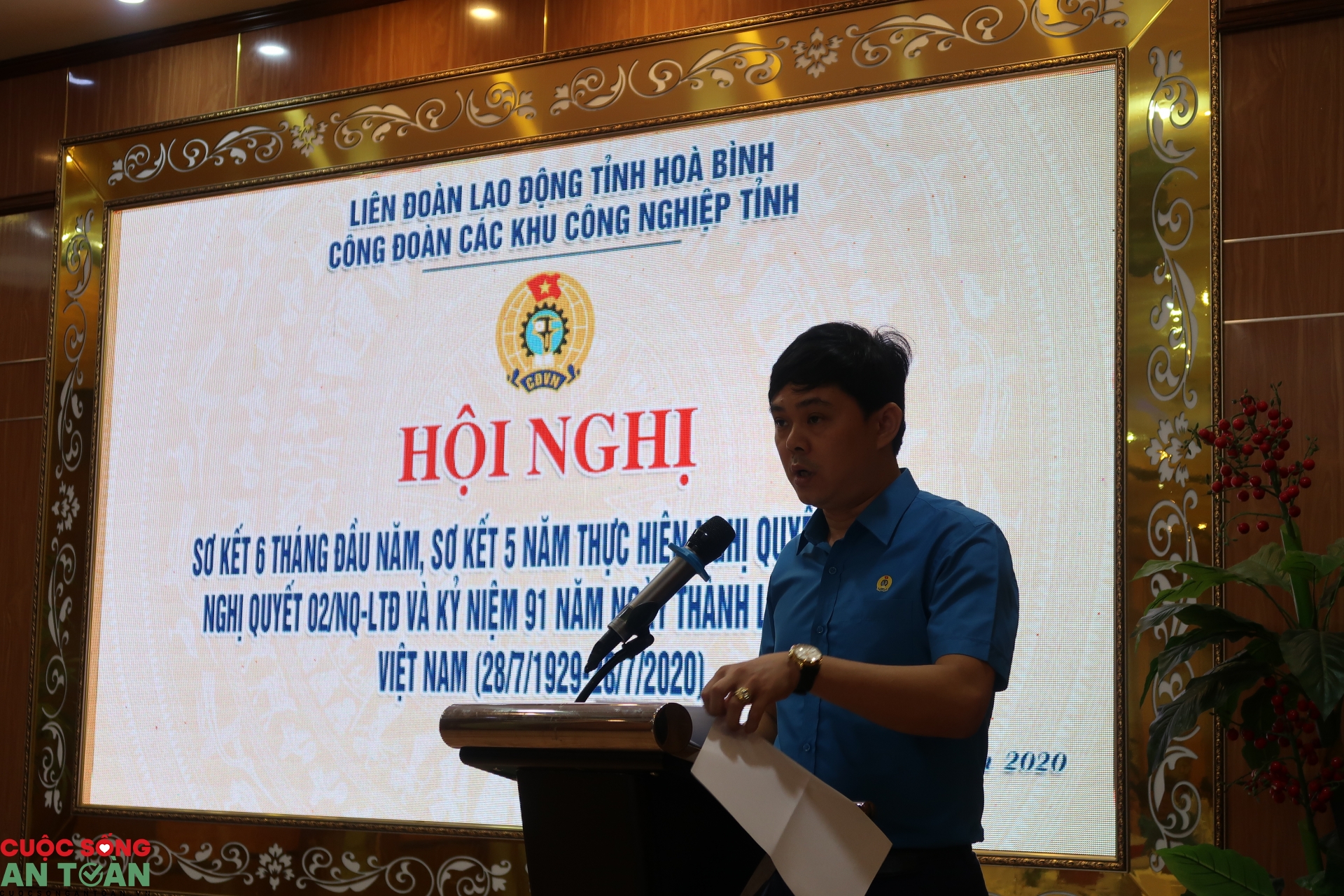 Tăng cường phát triển các khu công nghiệp, tích cực đồng hành cùng công nhân lao động tang cuong phat trien cac khu cong nghiep tich cuc dong hanh cung cong nhan lao dong