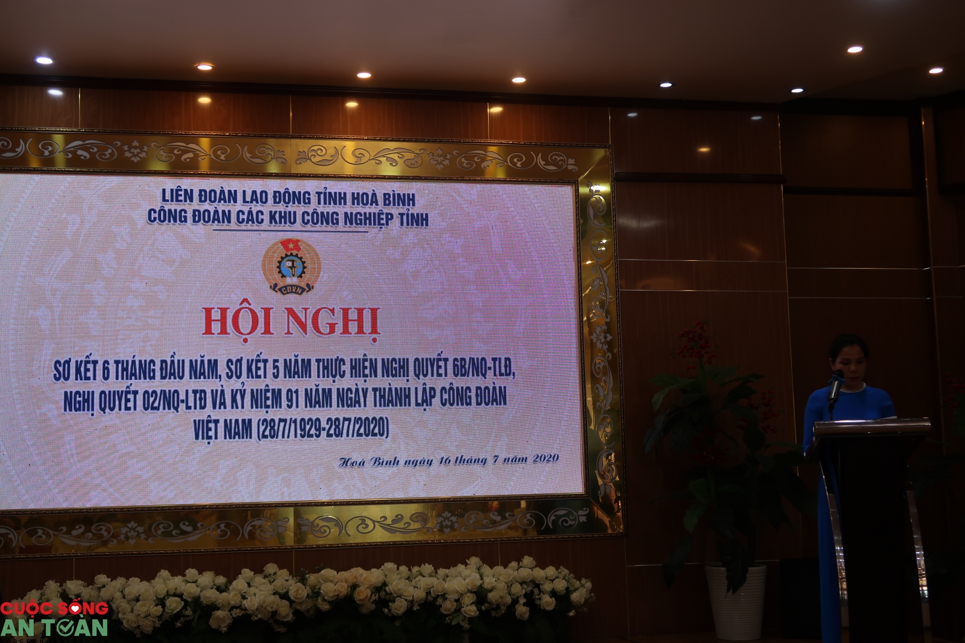 Tăng cường phát triển các khu công nghiệp, tích cực đồng hành cùng công nhân lao động tang cuong phat trien cac khu cong nghiep tich cuc dong hanh cung cong nhan lao dong