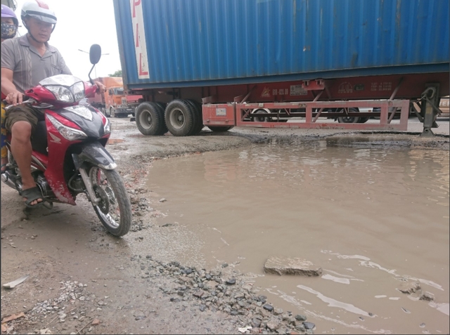 Đoạn đường “tử thần” hơn 2km xuống cấp nghiêm trọng ở Bình Dương doan duong tu than hon 2km xuong cap nghiem trong o binh duong