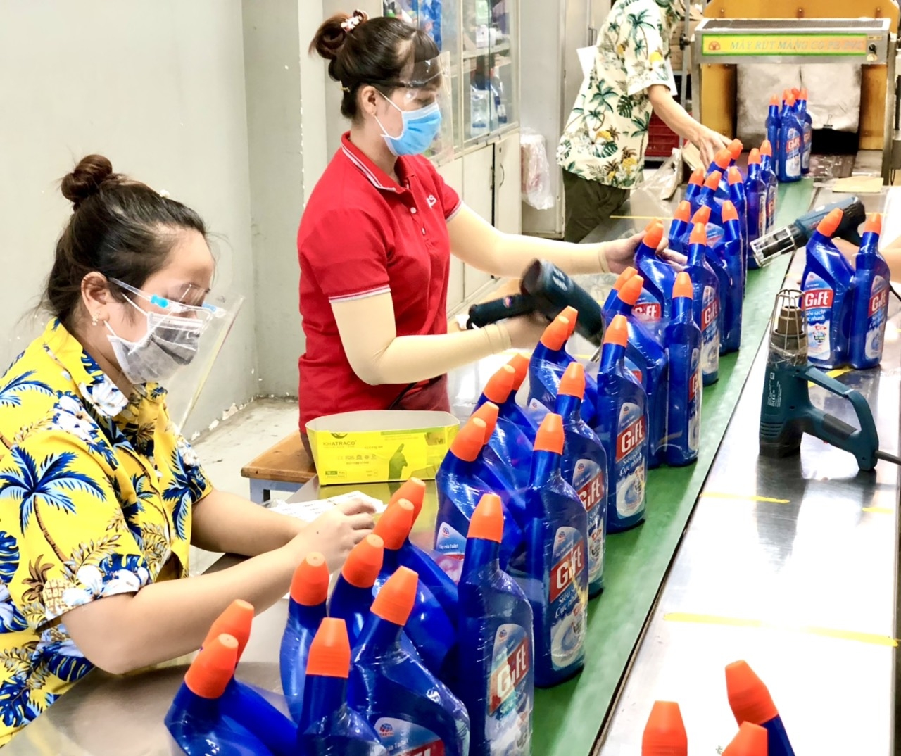 Mạnh dạn “3 tại chỗ”, công ty ở Bình Dương tạo việc làm ổn định cho gần 160 công nhân