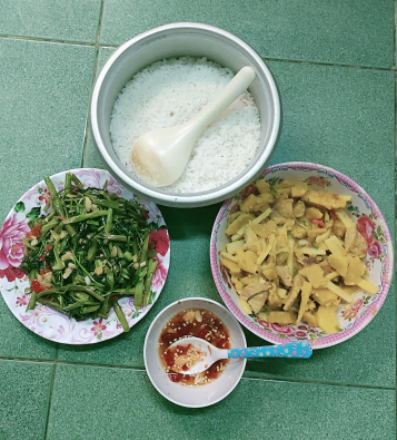 Nữ công nhân lỡ hẹn về quê: “Chưa bao giờ tôi gặp khó khăn thế này” Nữ công nhân lỡ hẹn về quê: “Chưa bao giờ tôi gặp khó khăn thế này”