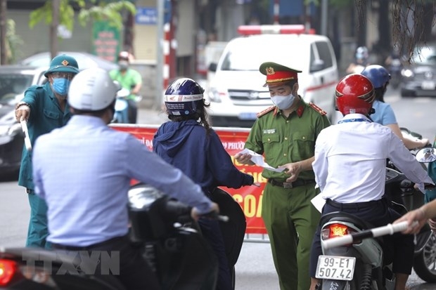 Hà Nội bỏ quy định người đi đường phải có lịch trực, lịch làm việc Hà Nội bỏ quy định người đi đường phải có lịch trực, lịch làm việc