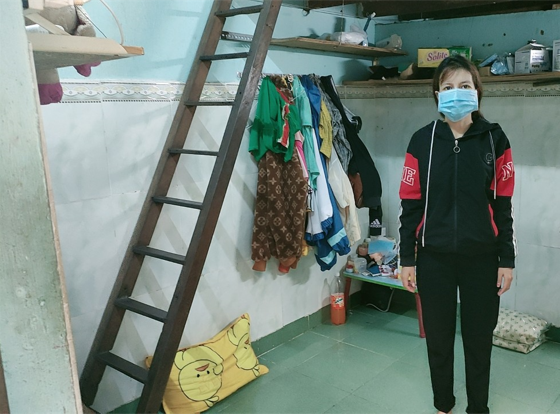 Nữ công nhân lỡ hẹn về quê: “Chưa bao giờ tôi gặp khó khăn thế này” Nữ công nhân lỡ hẹn về quê: “Chưa bao giờ tôi gặp khó khăn thế này”