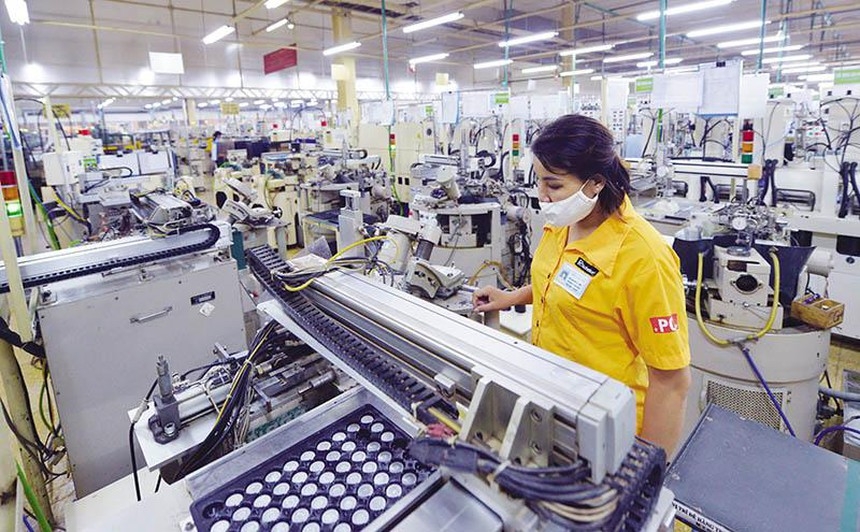 Chủ động tìm kiếm đơn hàng, tạo việc làm ổn định cho gần 700 công nhân trong mùa dịch Chủ động tìm kiếm đơn hàng, tạo việc làm ổn định cho gần 700 công nhân trong mùa dịch