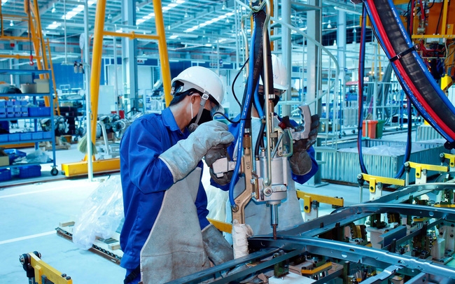 Tạm hoãn hợp đồng do Covid-19, người lao động có được nhận tiền trợ cấp không?