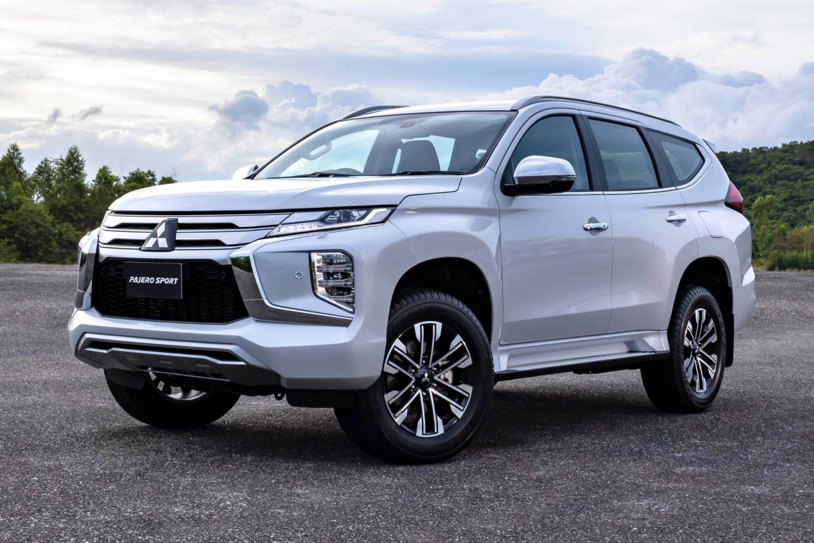 mitsubishi pajero sport 2021 sap ra mat ngay 610 tai viet nam co gi moi