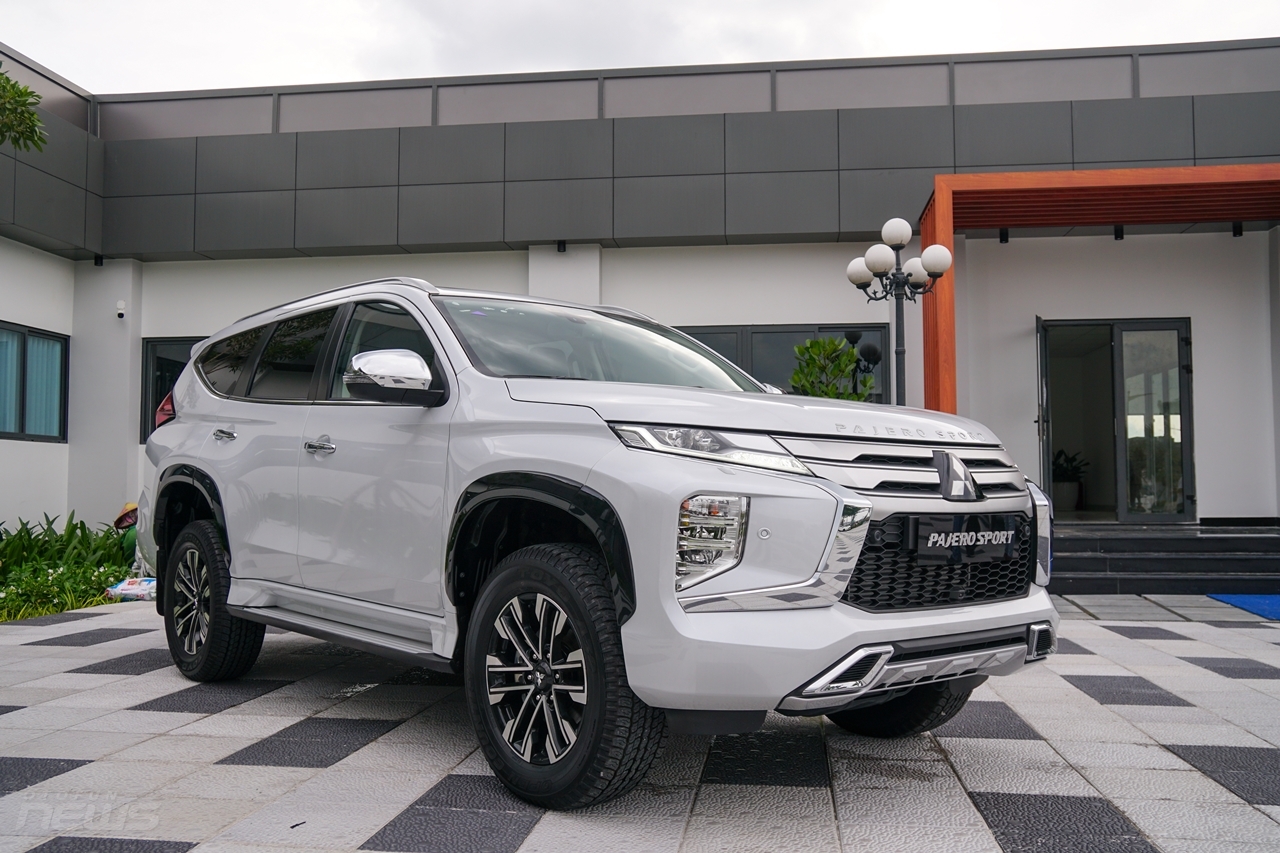 mitsubishi pajero sport 2020 chinh thuc co mat khong co so san va dong co xang