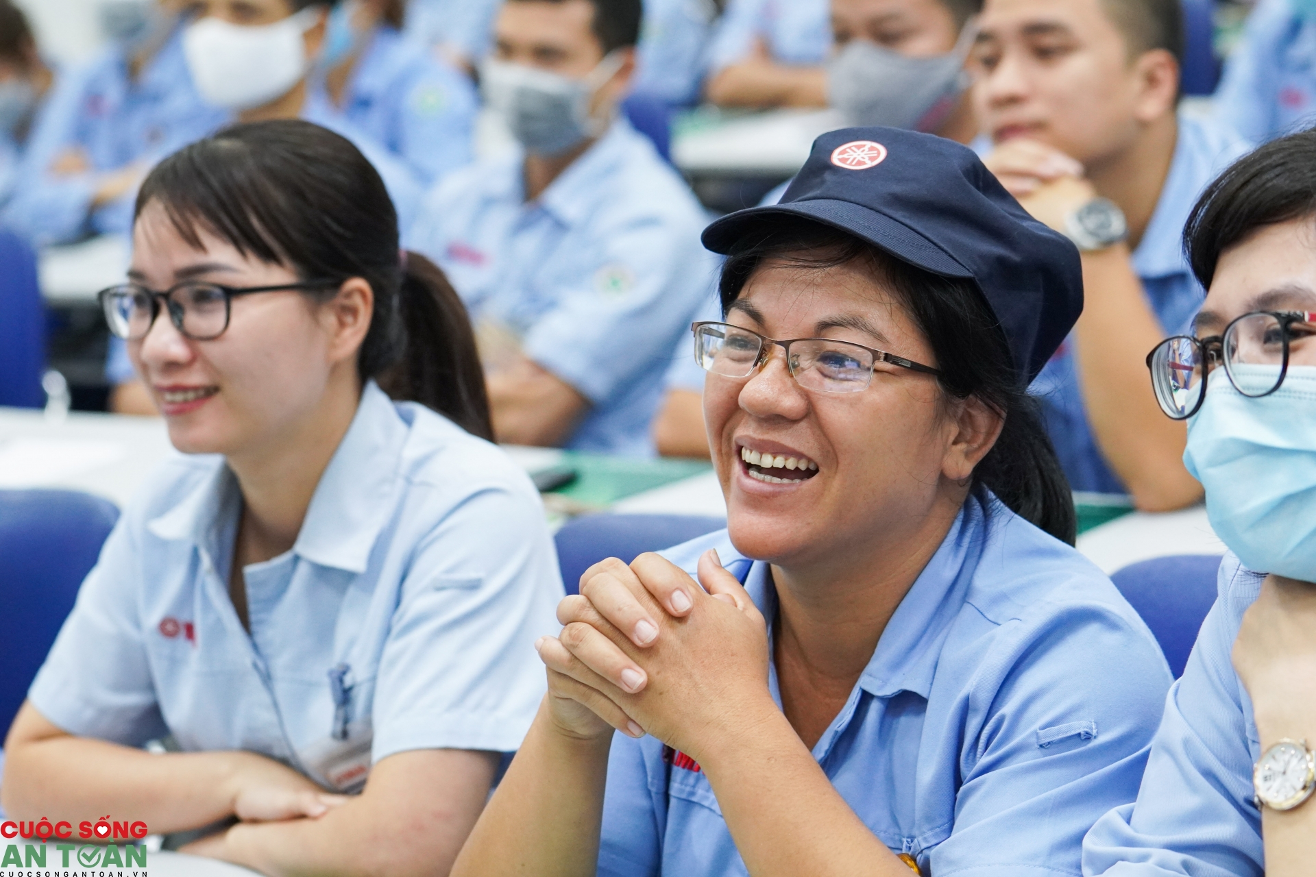 Tọa đàm: “Đẩy mạnh chi tiêu không dùng tiền mặt tại các khu công nghiệp” Tọa đàm: “Đẩy mạnh chi tiêu không dùng tiền mặt tại các khu công nghiệp”