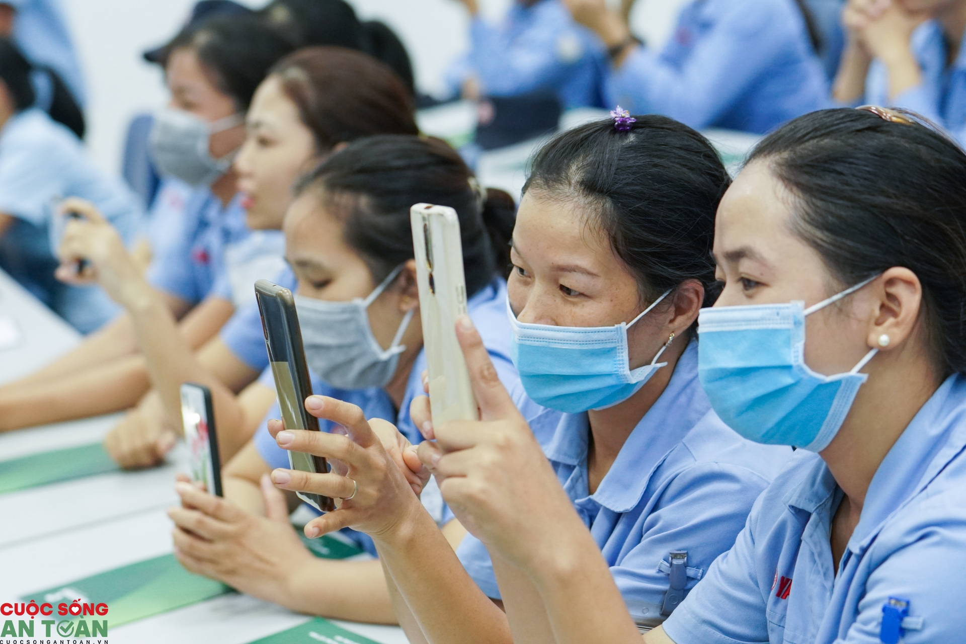 Đẩy mạnh chi tiêu không dùng tiền mặt tại các khu công nghiệp Đẩy mạnh chi tiêu không dùng tiền mặt tại các khu công nghiệp
