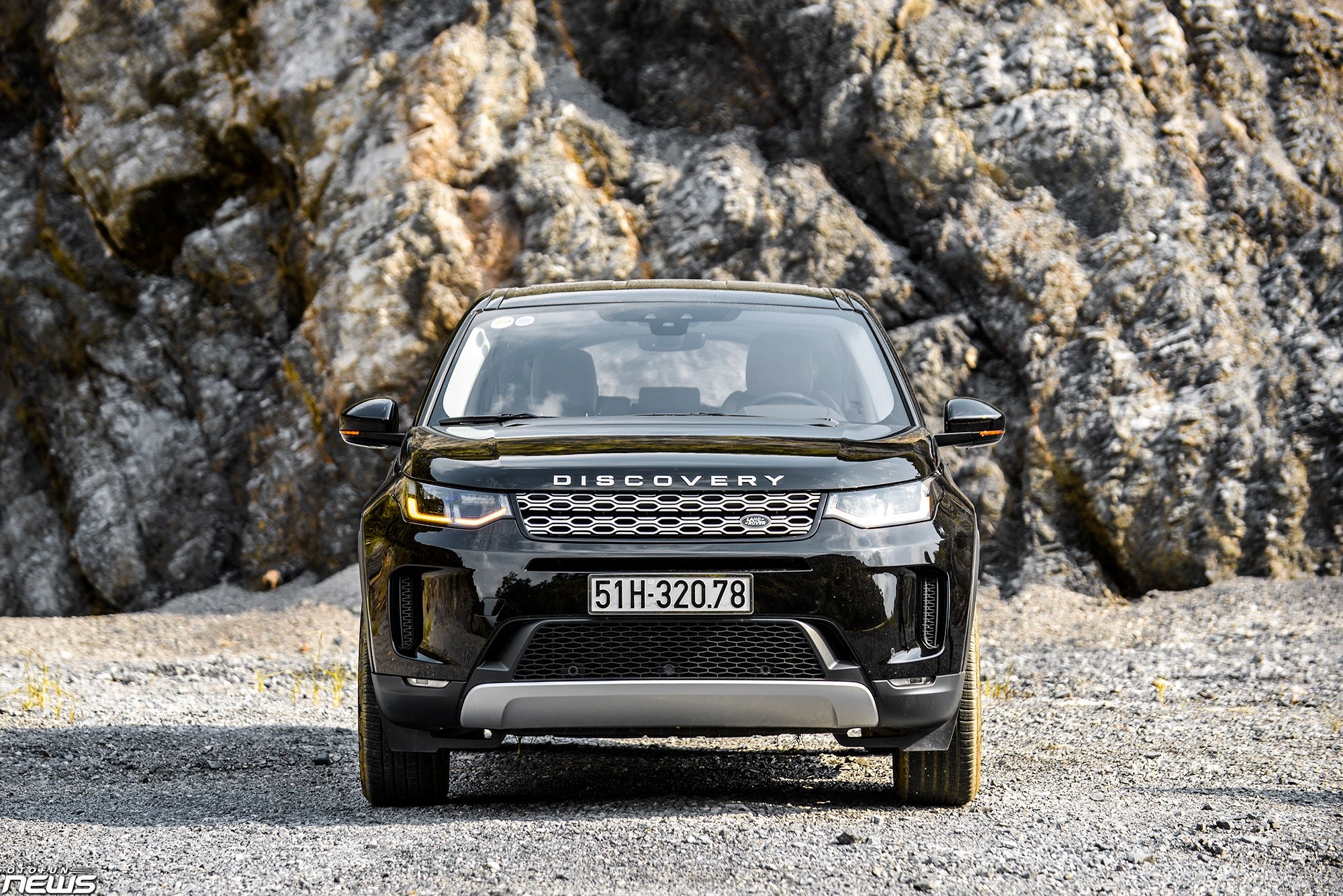 Land Rover Discovery Sport - 5+2 chỗ ngồi và hơn thế nữa land rover discovery sport 52 cho ngoi va hon the nua