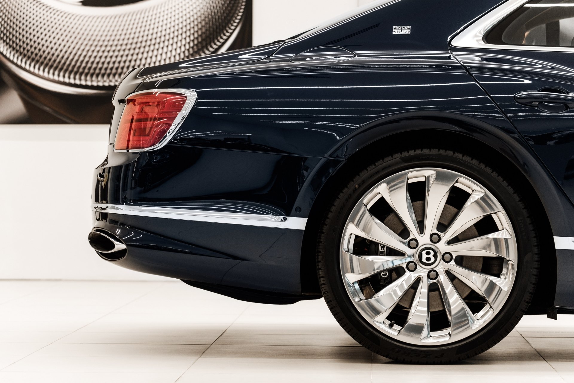 can canh sieu sang bentley flying spur 2020 first edition gia 30 ty dong