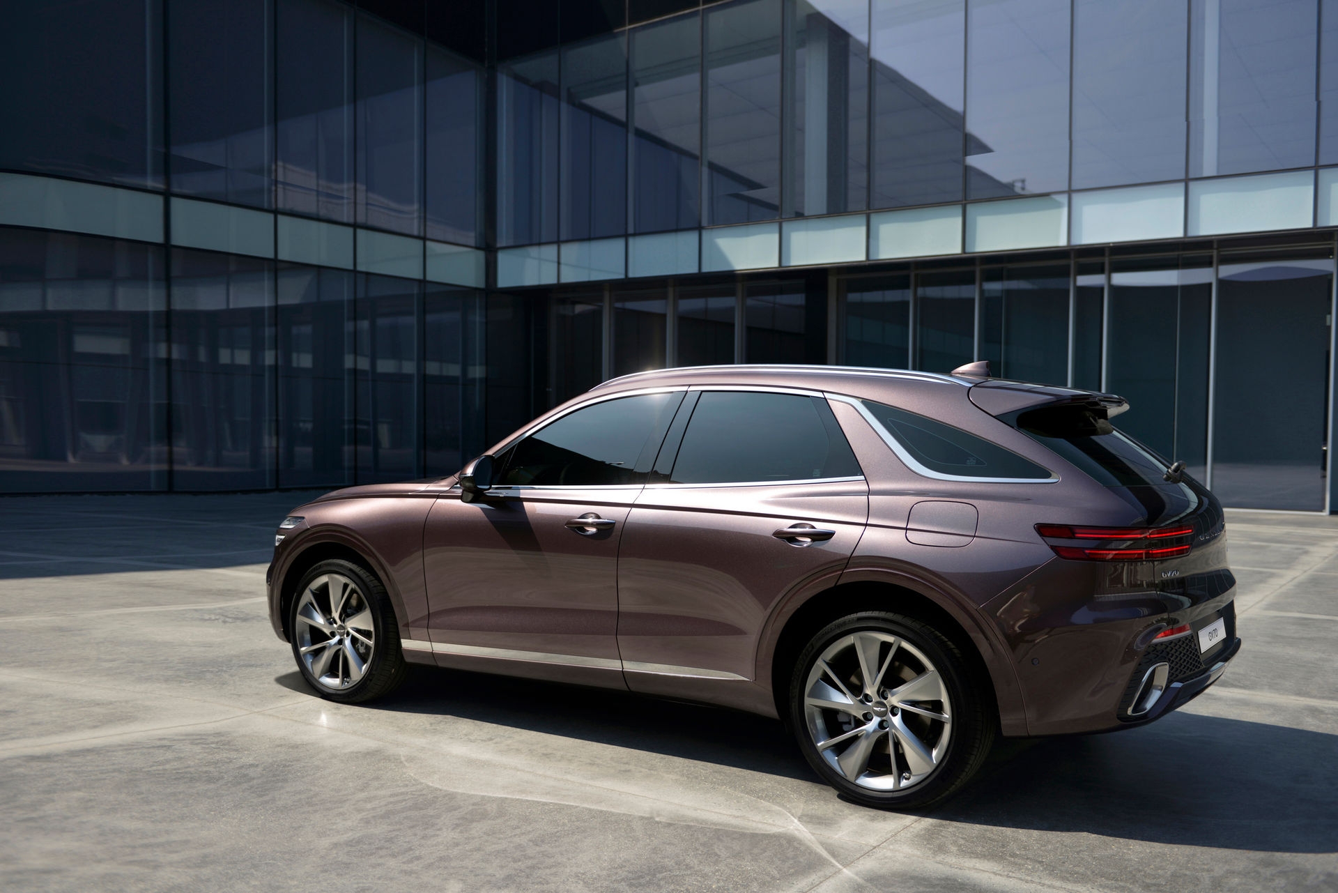 genesis gv70 doi thu moi cua mercedes benz glc