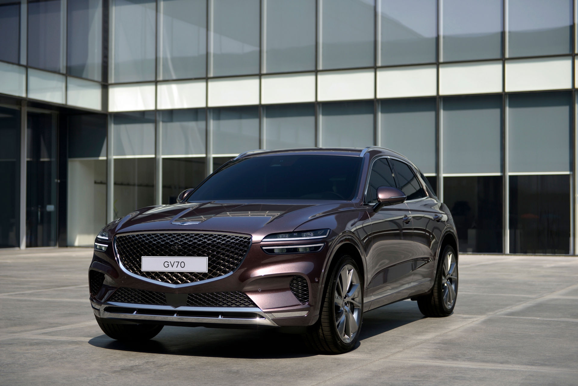 genesis gv70 doi thu moi cua mercedes benz glc