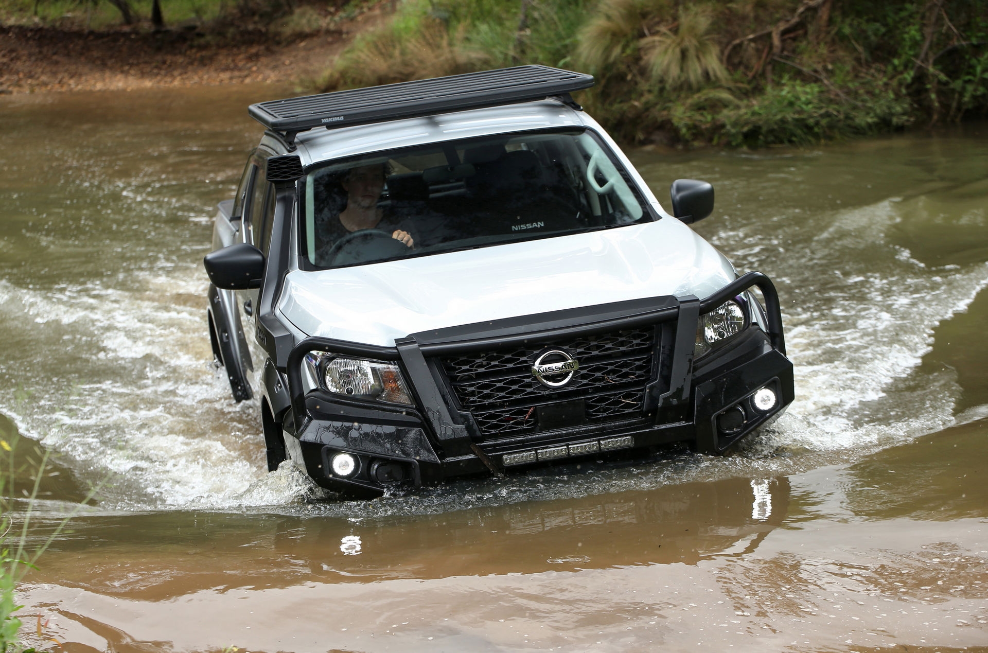 Nissan Navara 2021 ra mắt Nissan Navara 2021 ra mắt