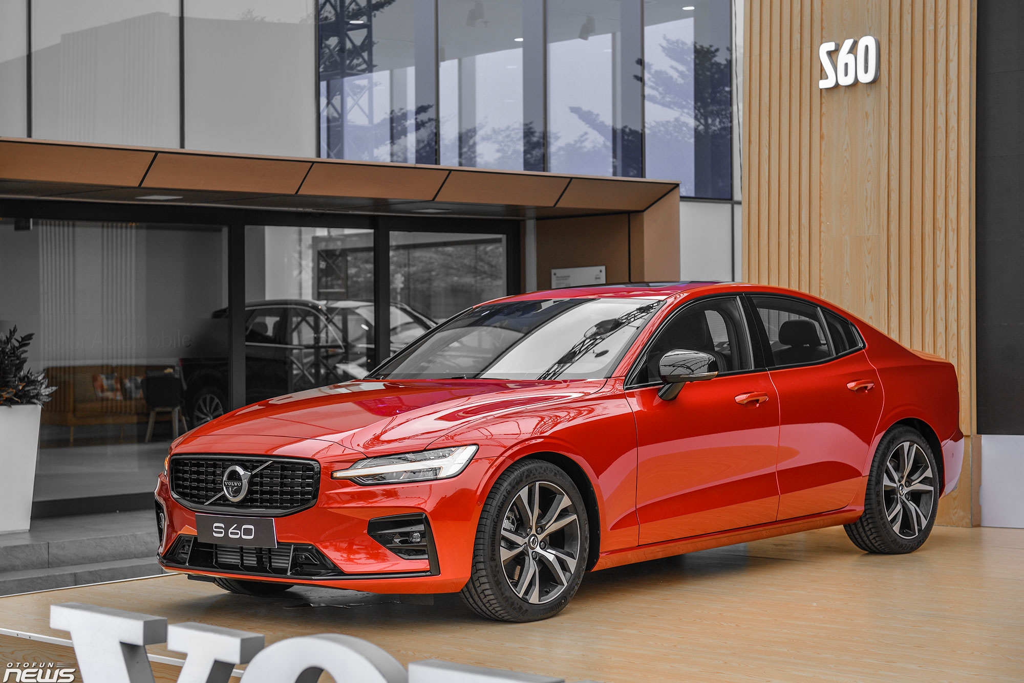 Xe sang Volvo S60 và XC90 T8 Hybrid ra mắt khách hàng phía Bắc Xe sang Volvo S60 và XC90 T8 Hybrid ra mắt khách hàng phía Bắc