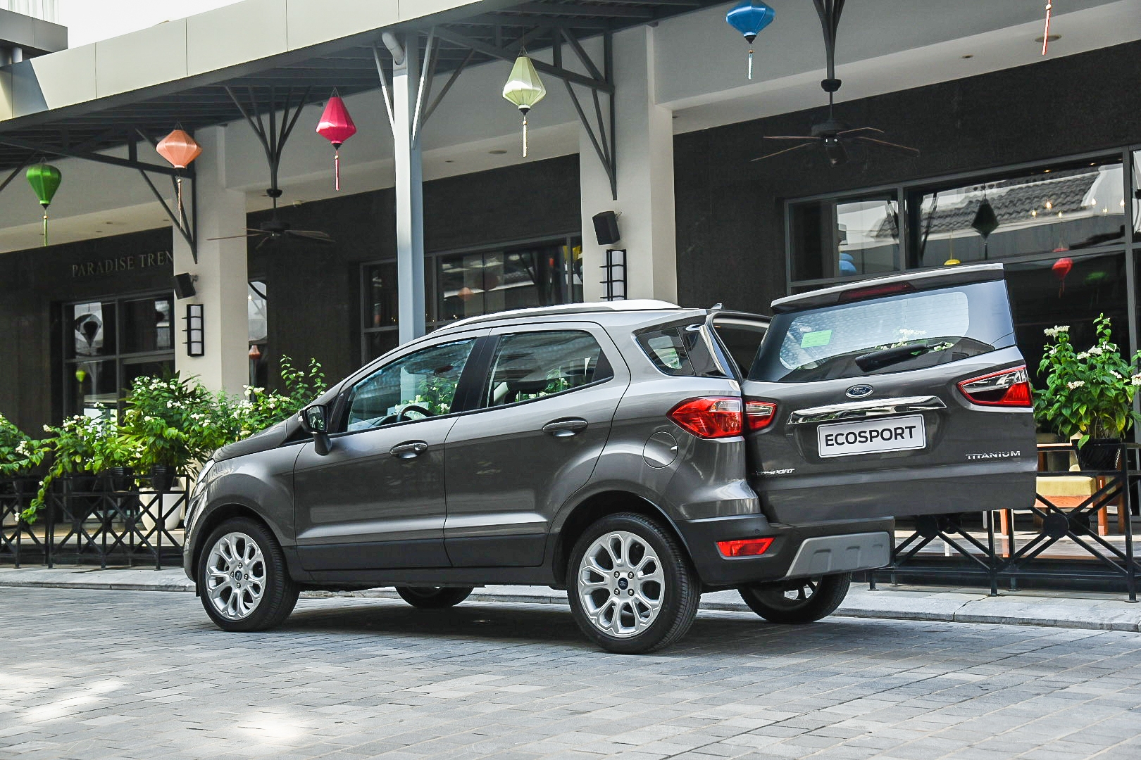 Chủ xe Ford trải nghiệm EcoSport Mới: Vẫn duy trì thế mạnh đặc trưng, bổ sung nâng cấp mới đánh trúng nhu cầu của người dùng Chủ xe Ford trải nghiệm EcoSport Mới: Vẫn duy trì thế mạnh đặc trưng, bổ sung nâng cấp mới đánh trúng nhu cầu của người dùng