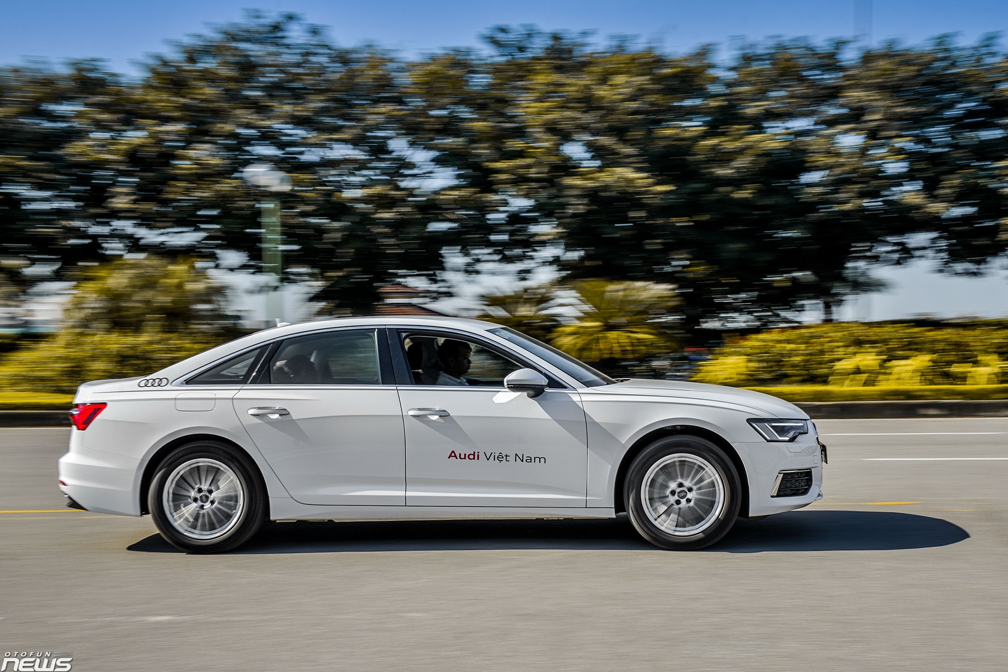 Đánh giá chi tiết Audi A6: Thời trang, sang trọng, hiện đại Đánh giá chi tiết Audi A6: Thời trang, sang trọng, hiện đại