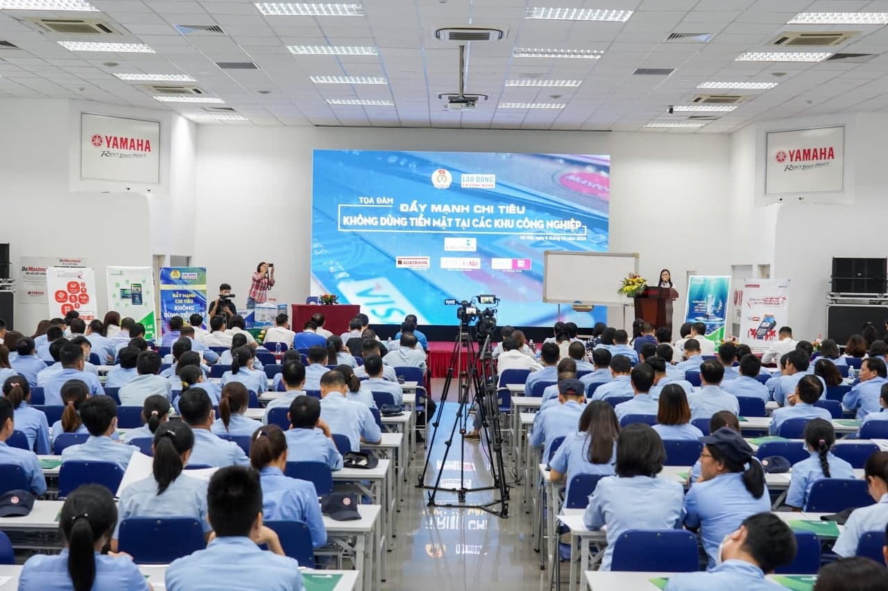 Đẩy mạnh chi tiêu không dùng tiền mặt: "Biến hiện tượng thành xu hướng" Đẩy mạnh chi tiêu không dùng tiền mặt: "Biến hiện tượng thành xu hướng"