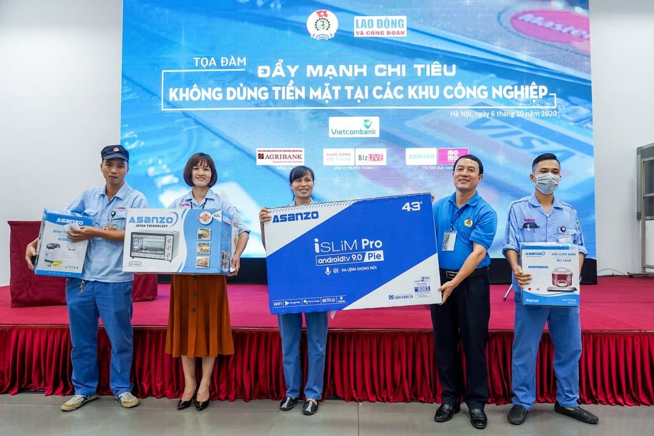 Đẩy mạnh chi tiêu không dùng tiền mặt: "Biến hiện tượng thành xu hướng" Đẩy mạnh chi tiêu không dùng tiền mặt: "Biến hiện tượng thành xu hướng"