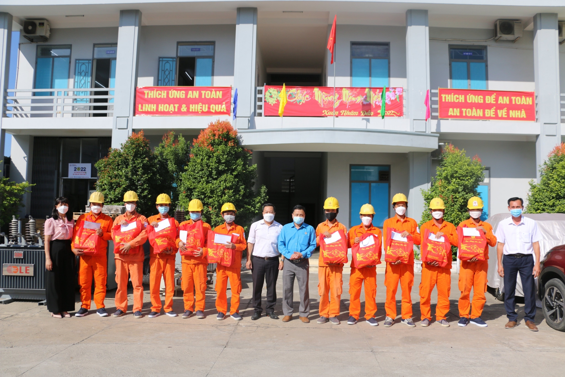 “Phần quà là động lực hy vọng cho năm mới” “Phần quà là động lực hy vọng cho năm mới”