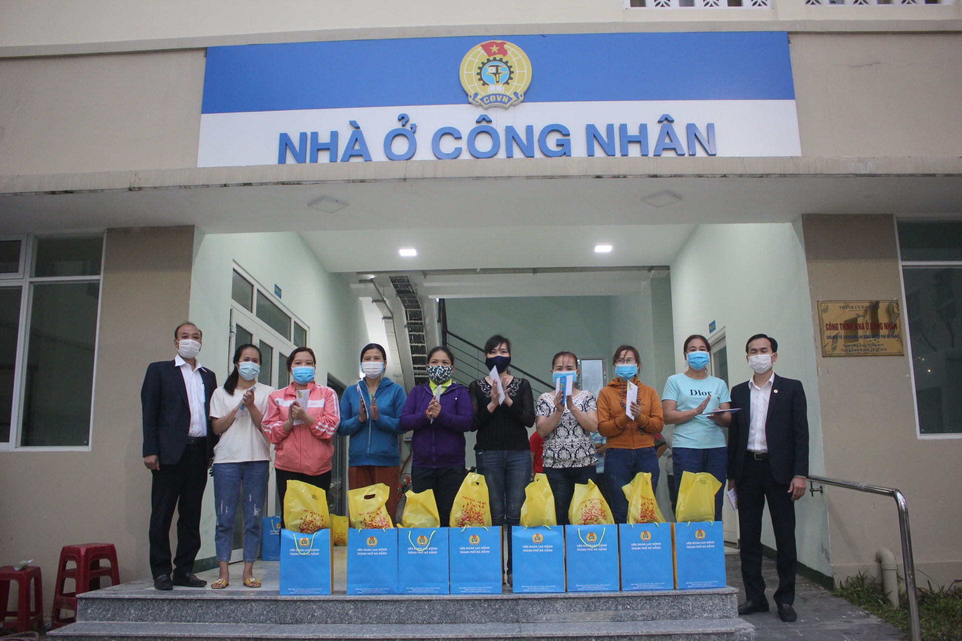 Người lao động mong chờ những khu nhà công nhân được xây dựng Người lao động mong chờ những khu nhà công nhân được xây dựng