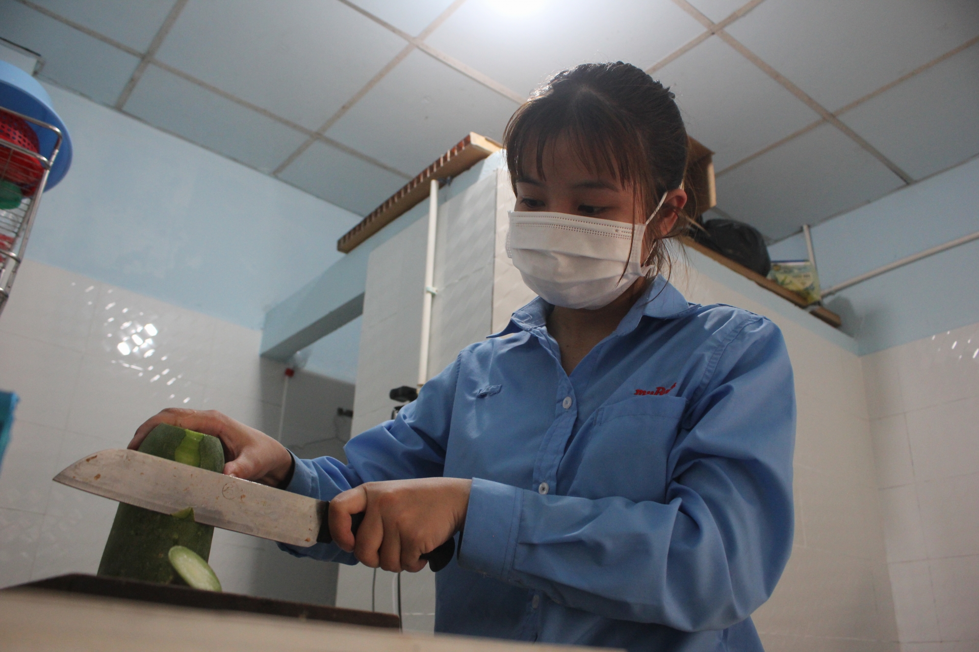 Doanh nghiệp hỗ trợ người lao động trong thời điểm dịch bệnh, “bão giá” hoành hành