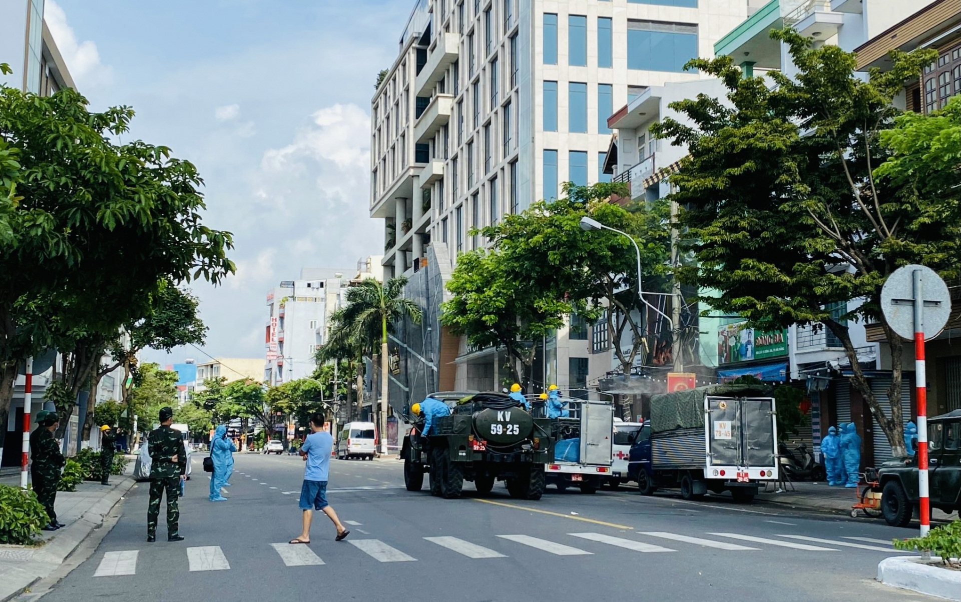 Đà nẵng phát hiện thêm 2 ca dương tính mới, hàng quán bán mang về Đà nẵng phát hiện thêm 2 ca dương tính mới, hàng quán bán mang về