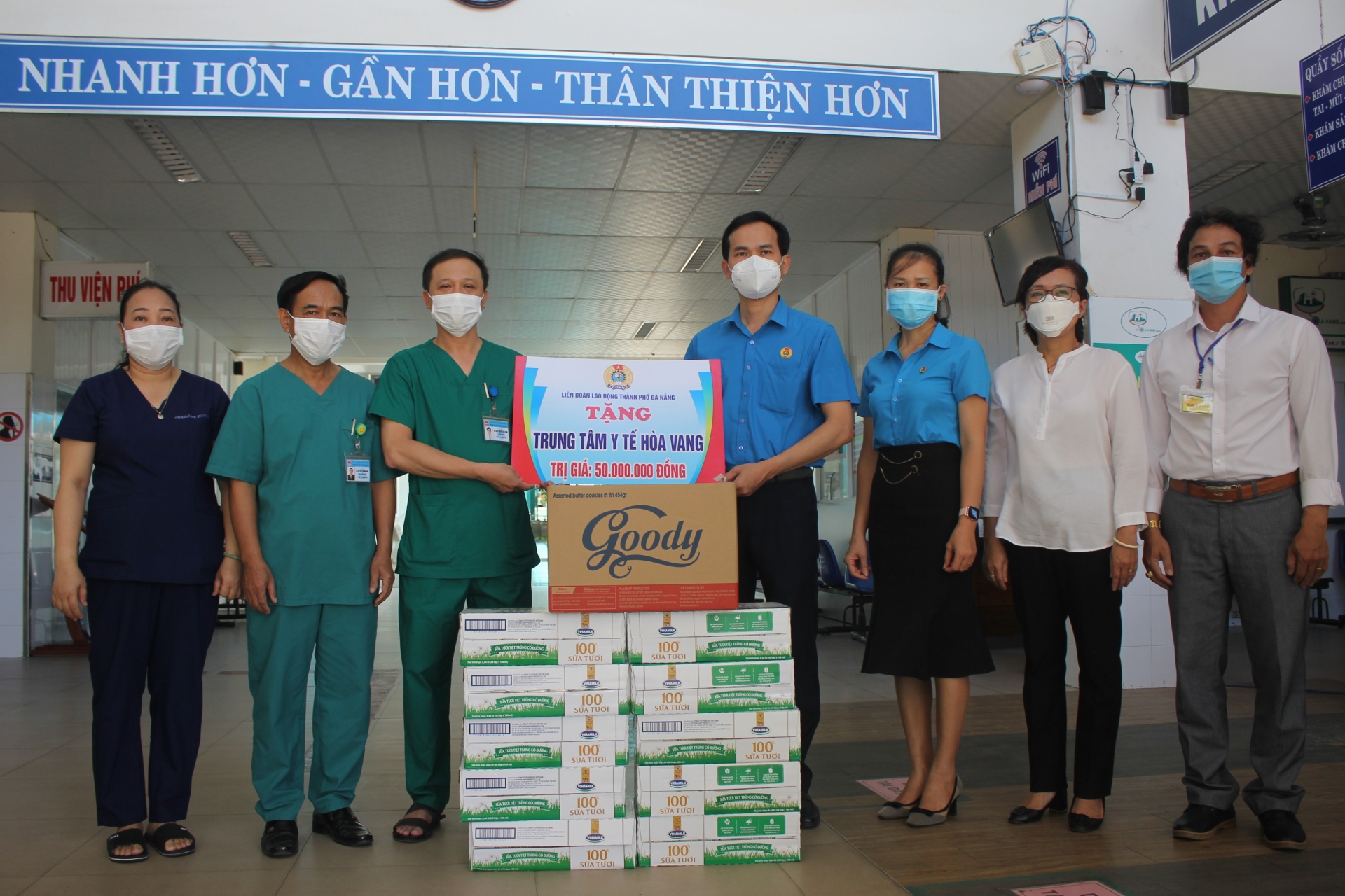 Đà Nẵng: Nữ nhân viên điều dưỡng làm việc tại khu cách ly nhiễm Covid-19 Đà Nẵng: Nữ nhân viên điều dưỡng làm việc tại khu cách ly nhiễm Covid-19