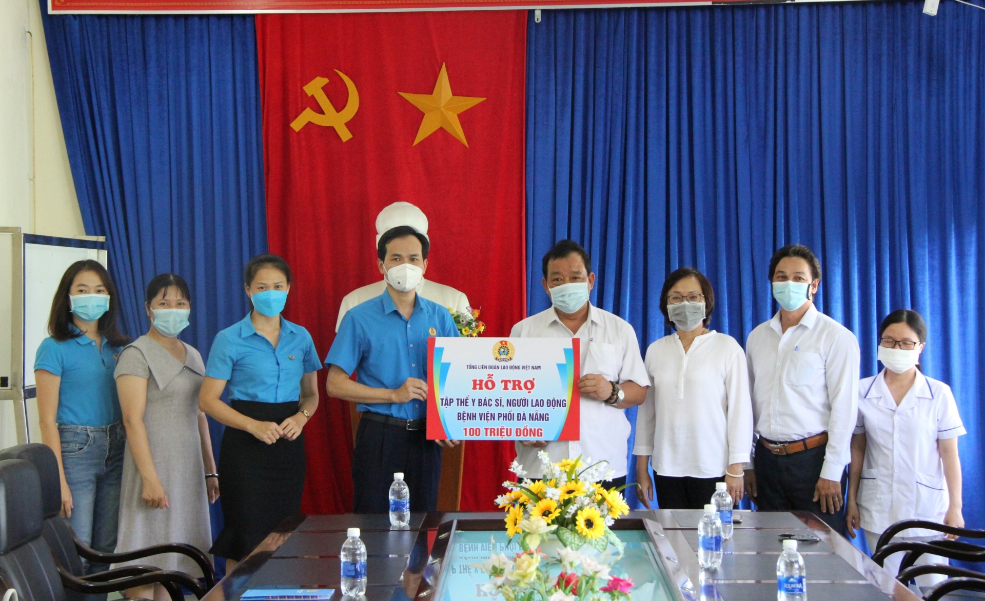 Tổng LĐLĐ Việt Nam hỗ trợ người lao động Đà Nẵng khó khăn và tuyến đầu chống dịch Tổng LĐLĐ Việt Nam hỗ trợ người lao động Đà Nẵng khó khăn và tuyến đầu chống dịch