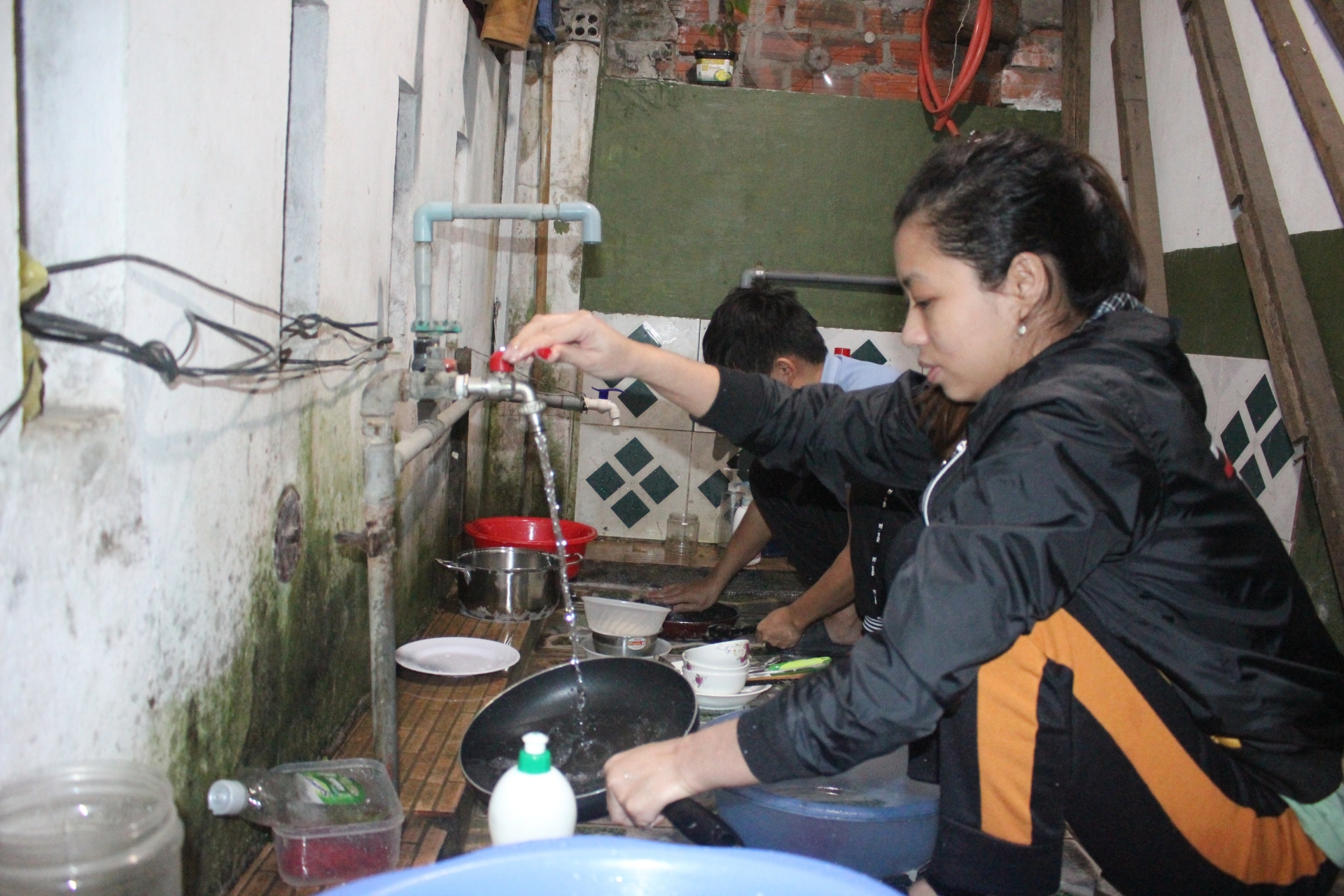 Vợ chồng trẻ trong nỗi buồn thời Covid-19