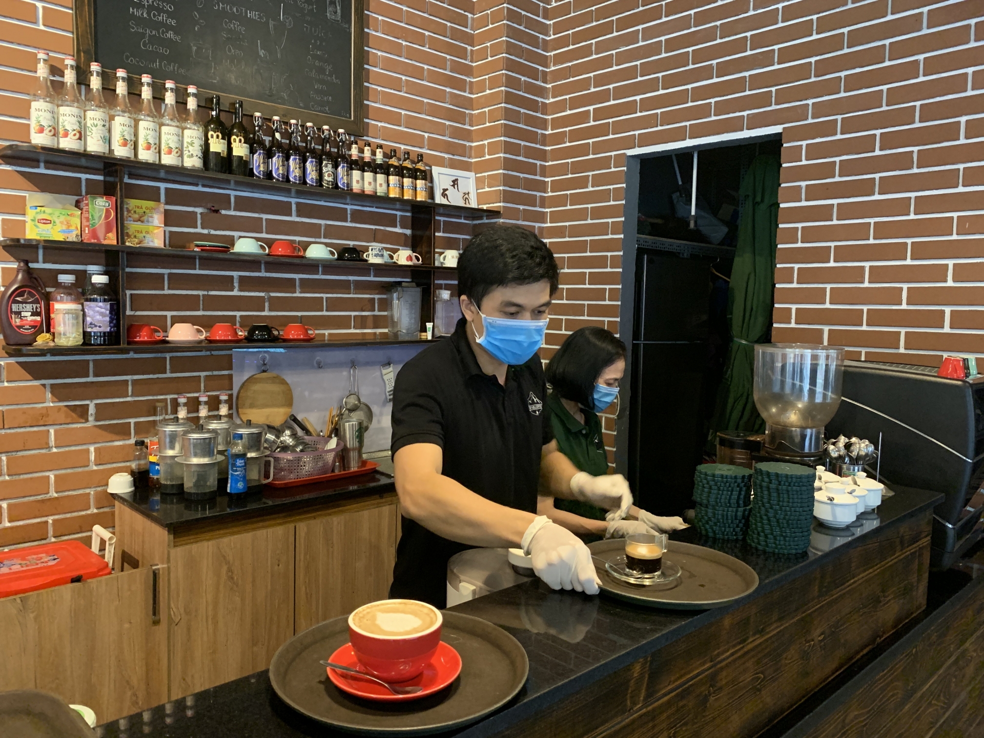 Đà Nẵng nới lỏng giãn cách: “Ly cà phê sáng nay ngon đến lạ lùng”